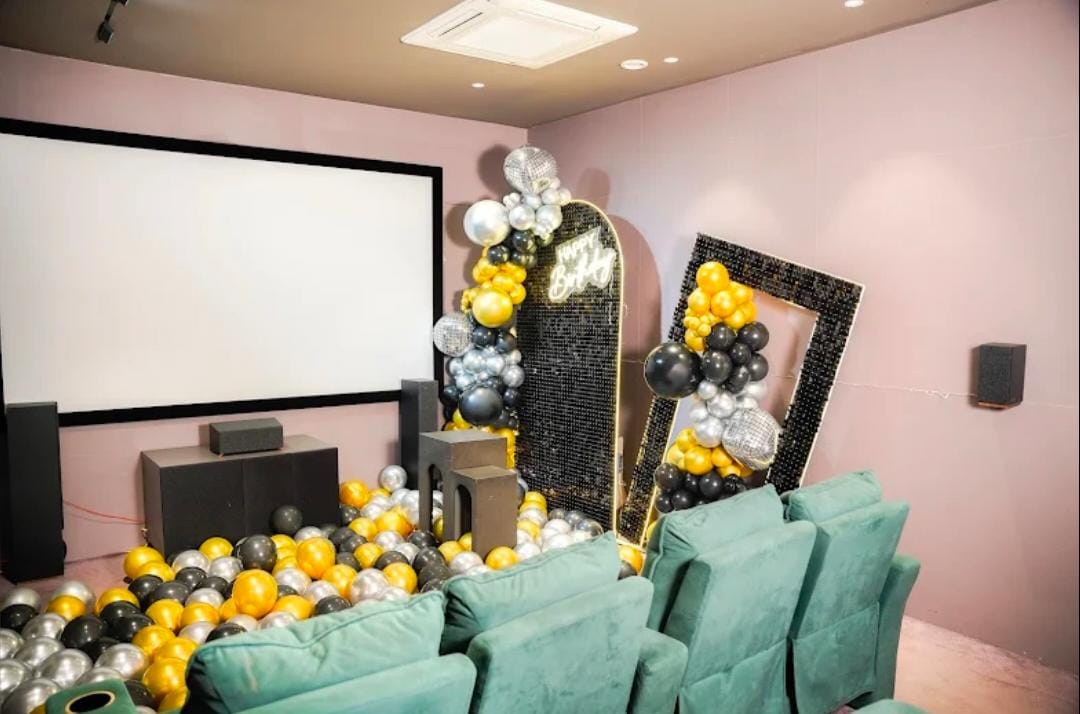 Party at a Cafe - Book Now